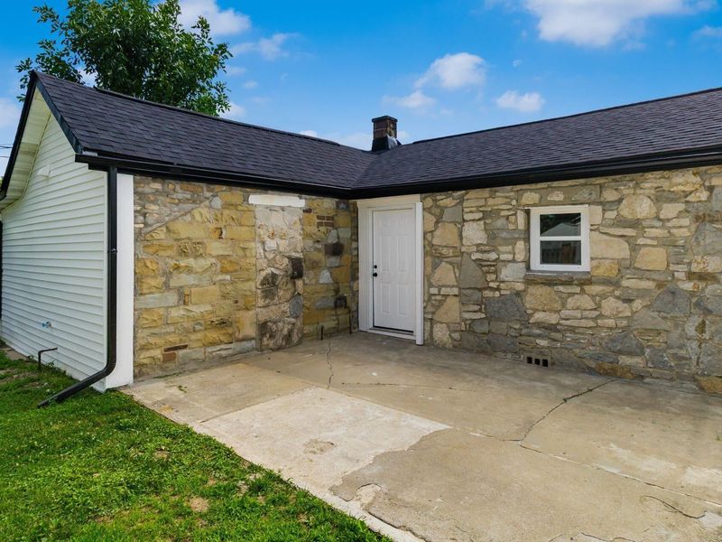 335 Woodlawn Avenue , Columbus, OH 43228 Photo 29