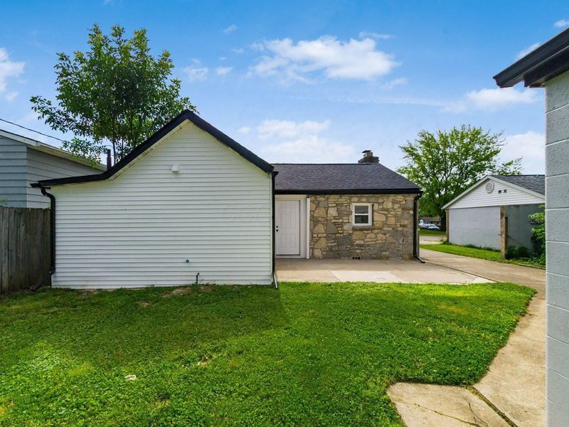 335 Woodlawn Avenue , Columbus, OH 43228 Photo 32