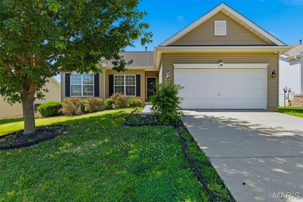696 Springfield Drive, Wentzville, MO 63385 Main Photo