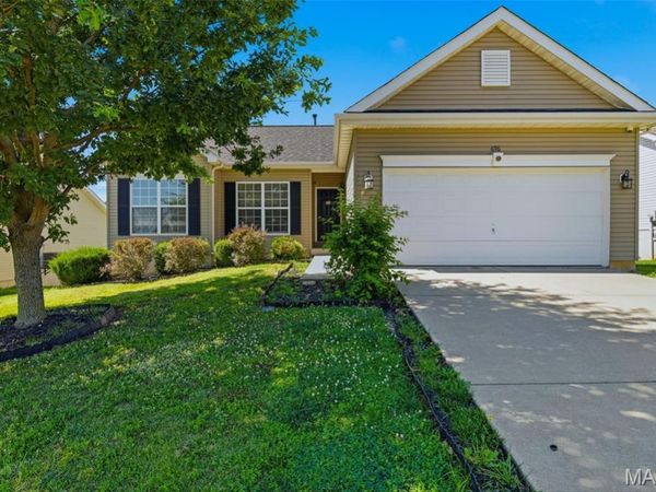 696 Springfield Drive, Wentzville, MO 63385