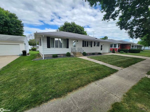 308 2nd Street NE, Buffalo Center, IA 50424