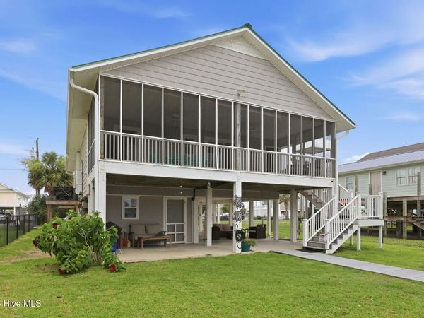 1023 1st Street , Surf City, NC 28445