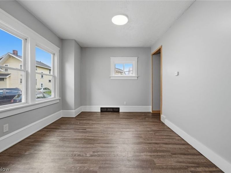 2911 Vera Place NW, Canton, OH 44708 Photo 2