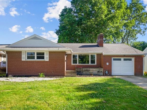 237 9th Street NW, North Canton, OH 44720
