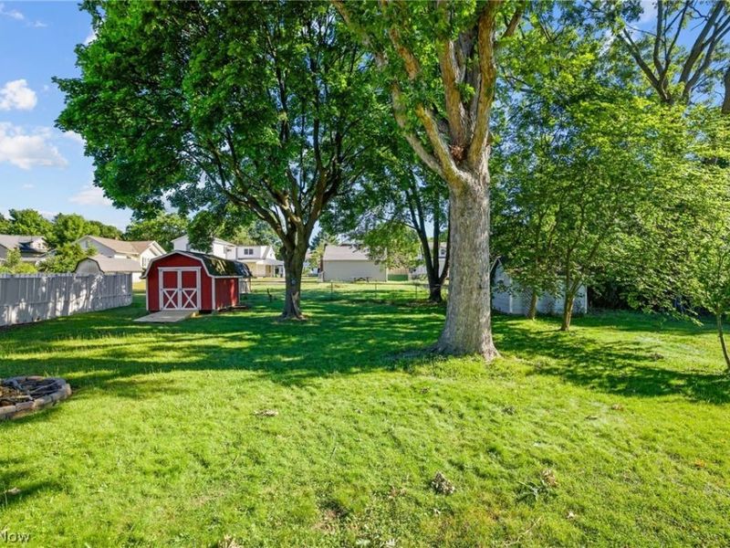 237 9th Street NW, North Canton, OH 44720 Photo 4