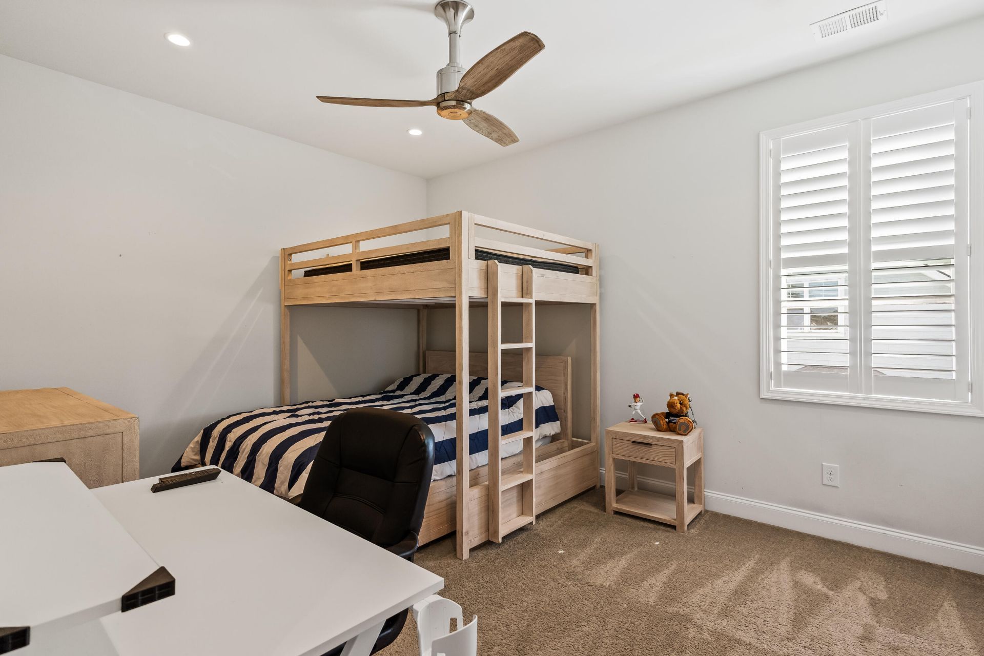 228 Swallowtail Court Photo 34
