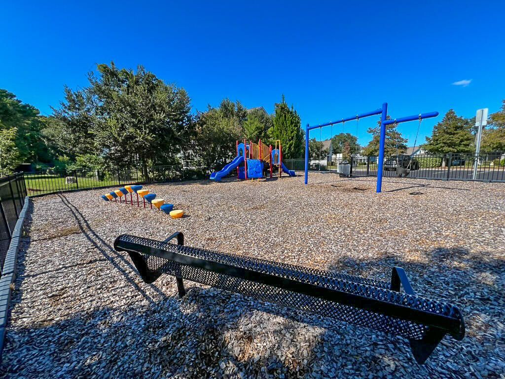 228 Swallowtail Court Photo 44