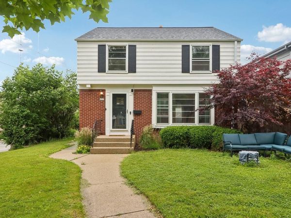 4315 N Wildwood AVENUE, Shorewood, WI 53211