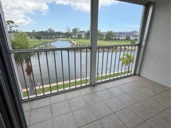 190 Turtle Lake CT, Unit 307, NAPLES, FL 34105