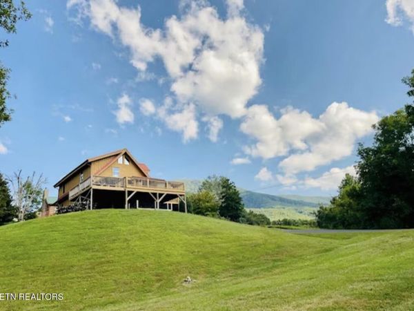3640 Sugar Tree Drive, Sevierville, TN 37862