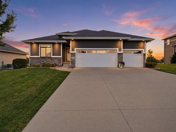 4002 NE Bellagio Circle, Ankeny, IA 50021
