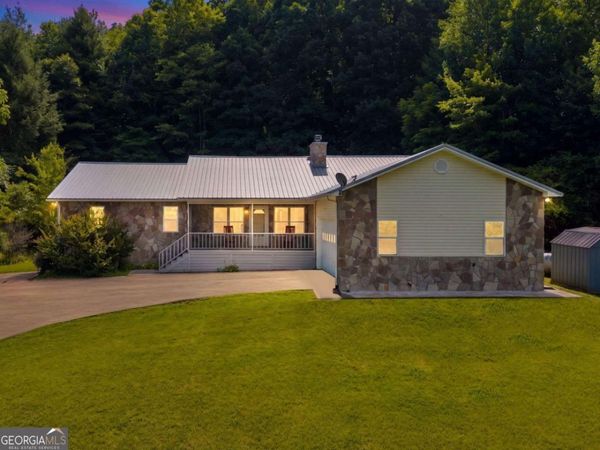 810 Hog Creek Road, Hiawassee, GA 30546