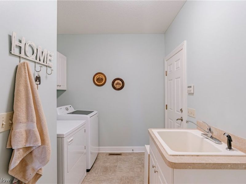 4013 Meadowvale Court, Akron, OH 44333 Photo 28