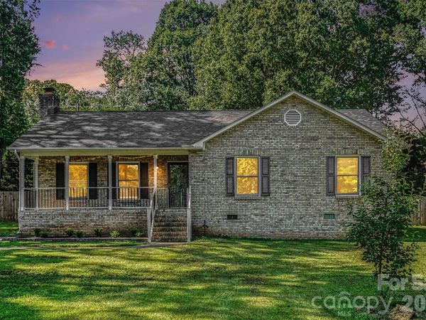 2716 Starnes Road , Charlotte, NC 28214