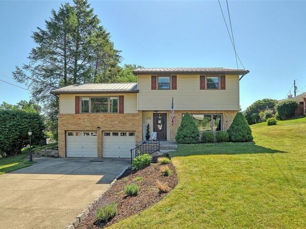 318 Smallwood Drive, Coraopolis, PA 15108