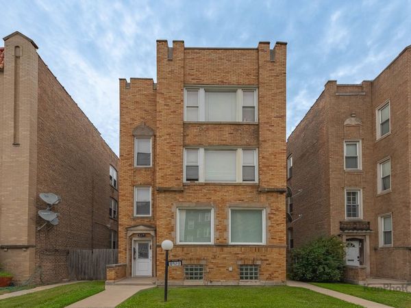 8923 S Blackstone Avenue , Chicago, IL 60617