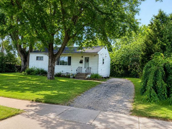 2127 Indian Road , Waukegan, IL 60087