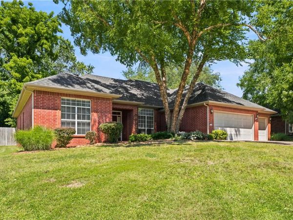 3317 N Picadilly Lane , Fayetteville, AR 72703