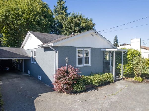930 Wharncliffe Rd , Duncan, BC V9L 2K4