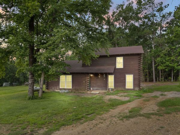 723 White City , Hornbeck, LA 71439