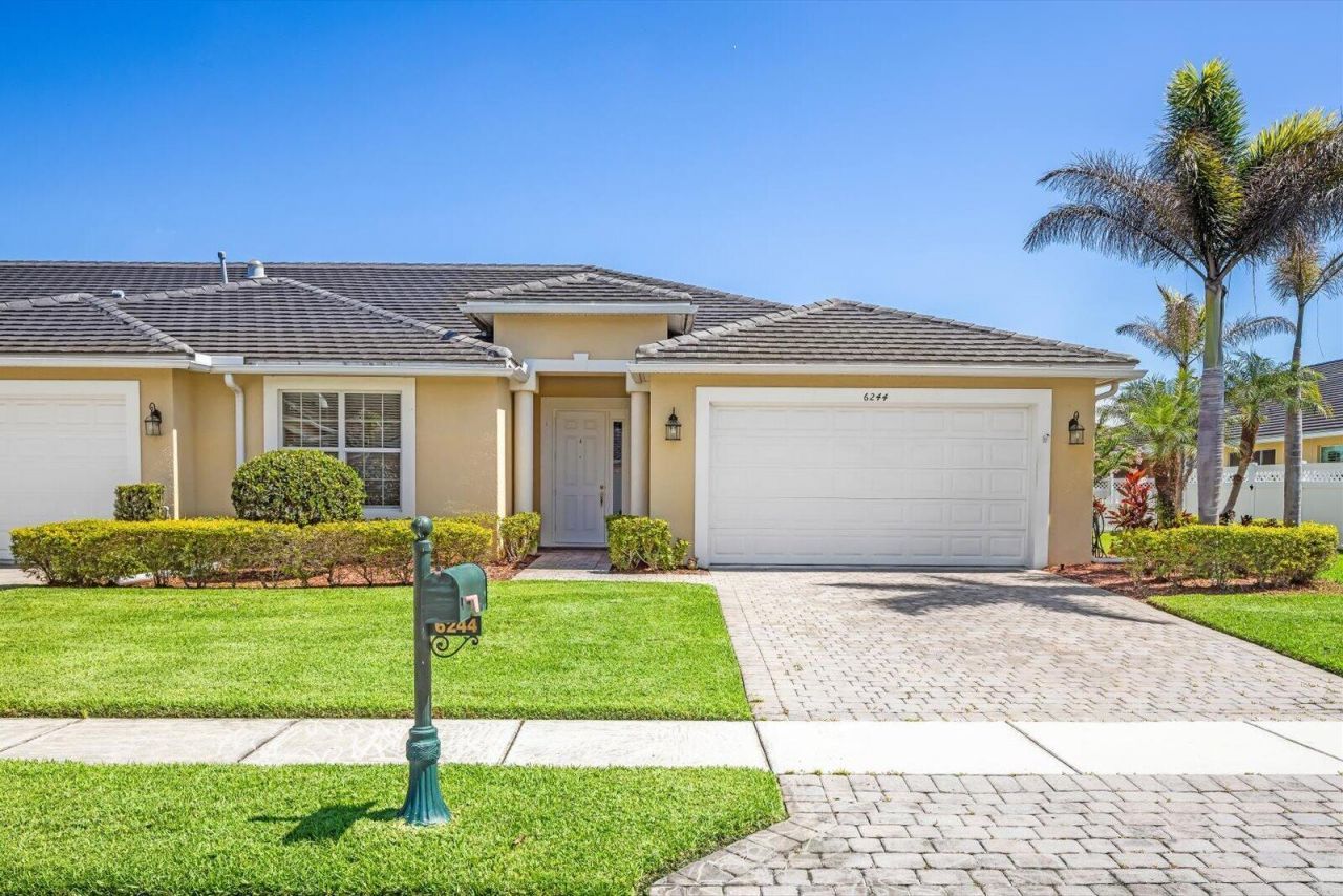 6244 NW Helmsdale Way, Port Saint Lucie, FL 34983 Main Photo