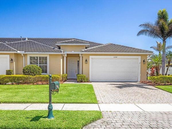 6244 NW Helmsdale Way, Port St. Lucie, FL 34983