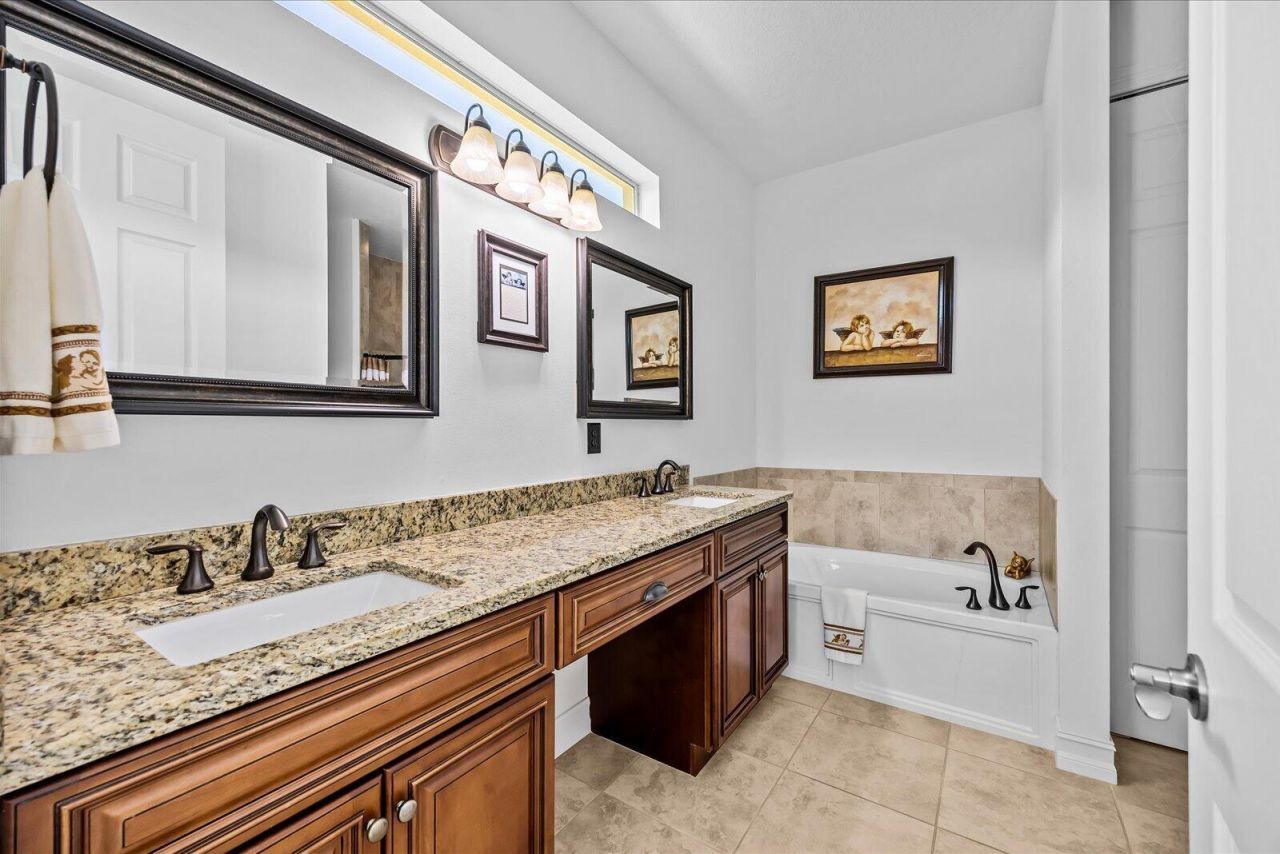 6244 NW Helmsdale Way, Port Saint Lucie, FL 34983 Photo