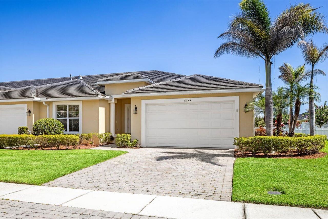 6244 NW Helmsdale Way, Port Saint Lucie, FL 34983 Photo