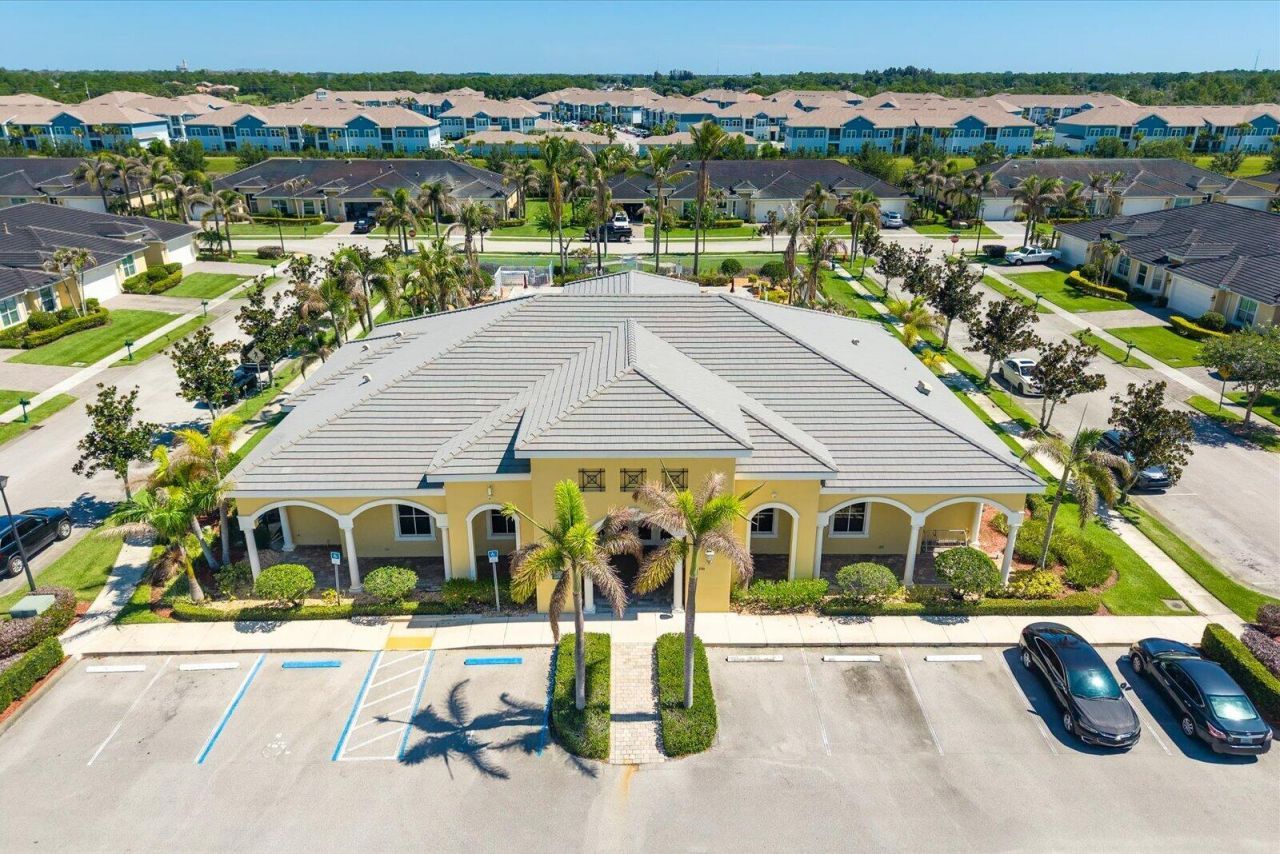 6244 NW Helmsdale Way, Port Saint Lucie, FL 34983 Photo