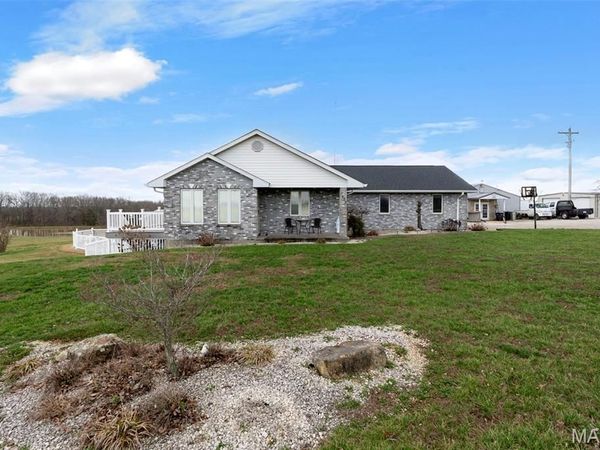 7633 Highway F , Perryville, MO 63775