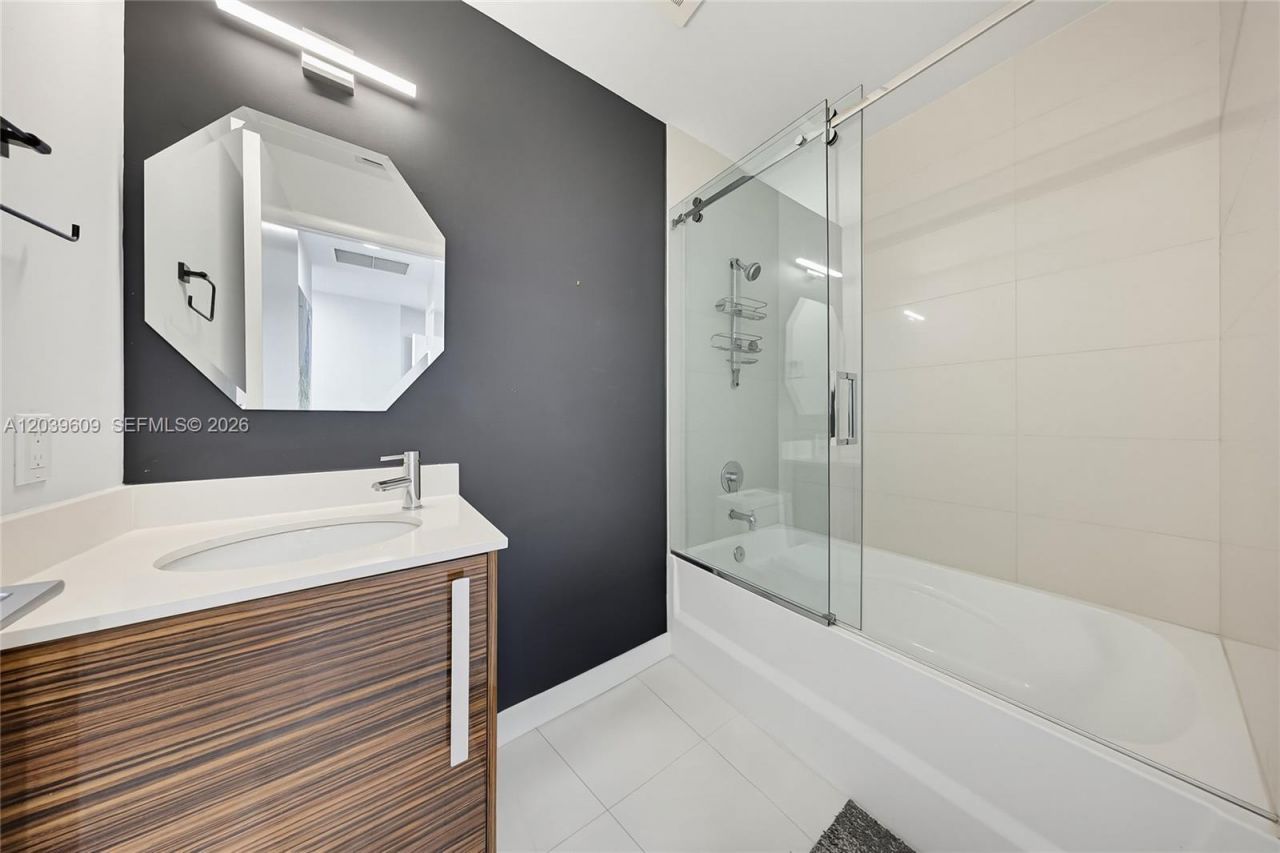 2020 N Bayshore Dr, Unit 1708, Miami, FL 33137 Photo