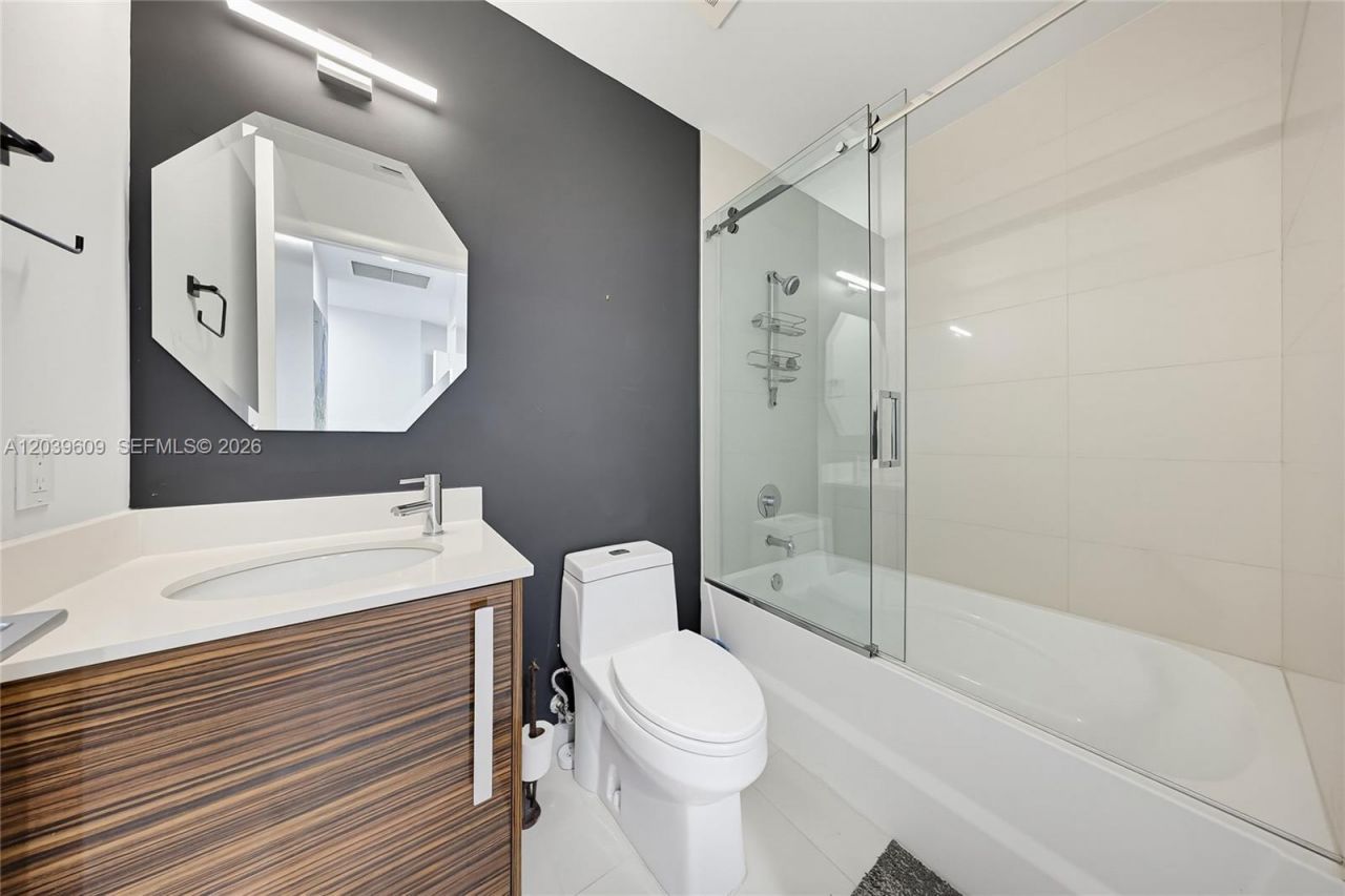 2020 N Bayshore Dr, Unit 1708, Miami, FL 33137 Photo