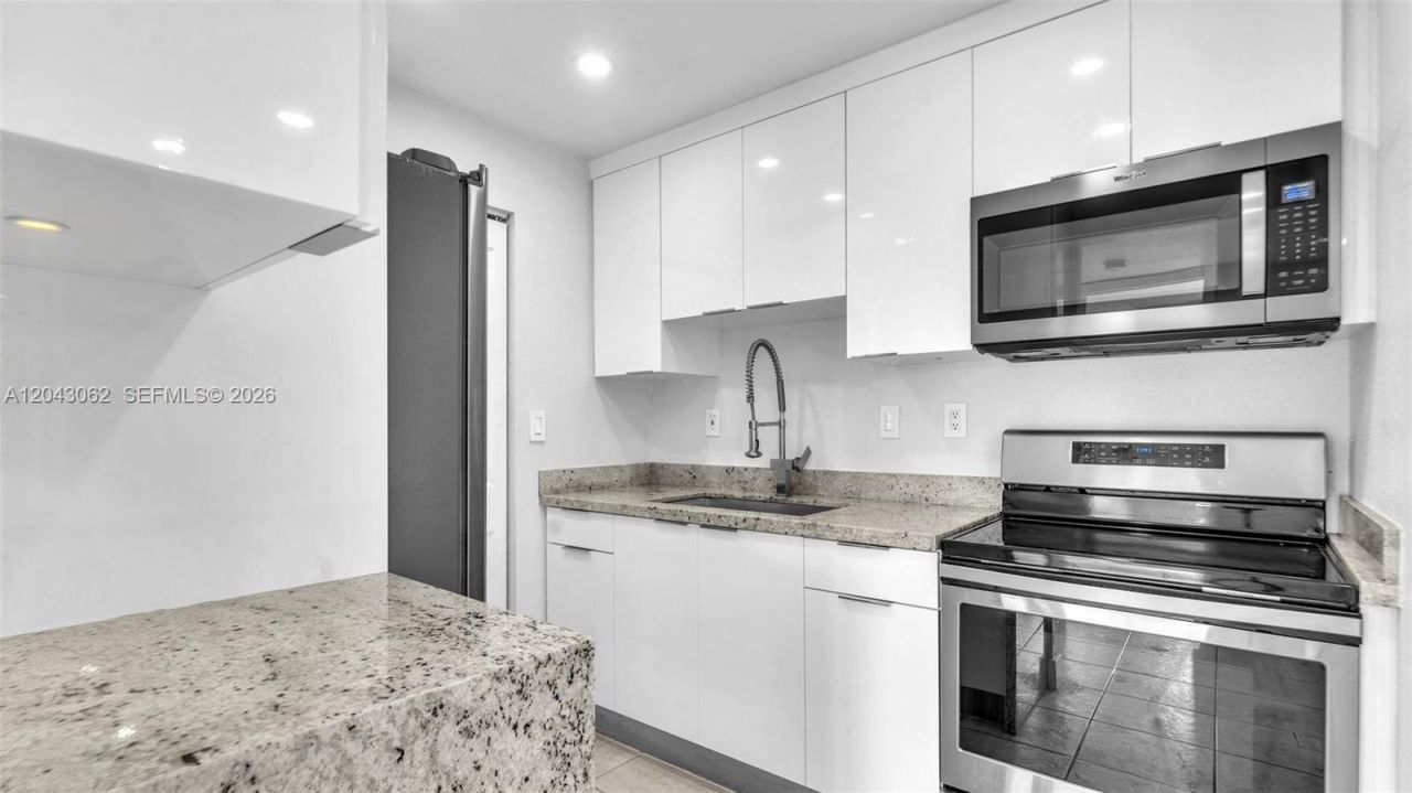 10755 SW 108th Ave, Unit 304, Miami, FL 33176 Photo