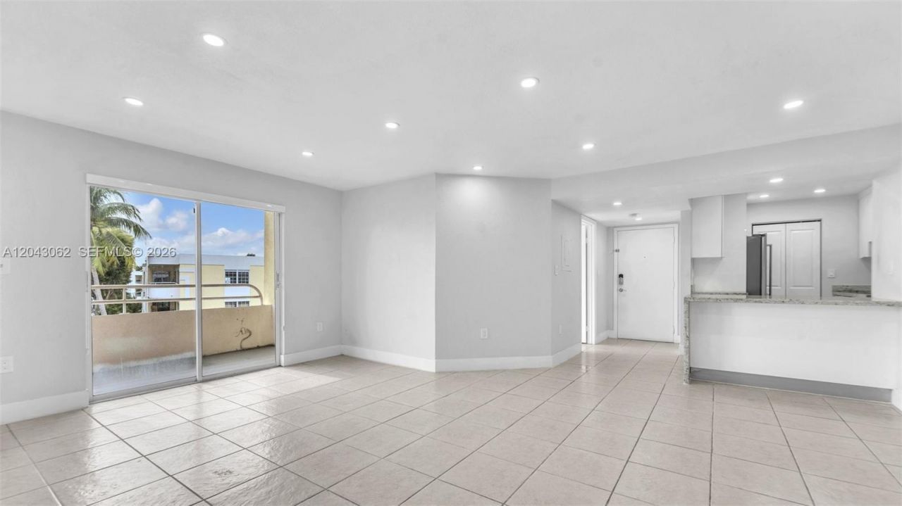 10755 SW 108th Ave, Unit 304, Miami, FL 33176 Photo
