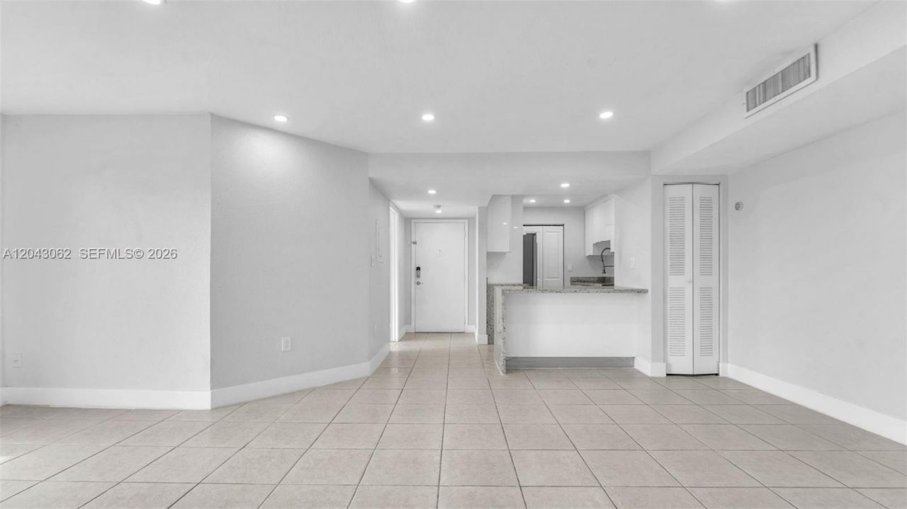 10755 SW 108th Ave, Unit 304, Miami, FL 33176 Photo