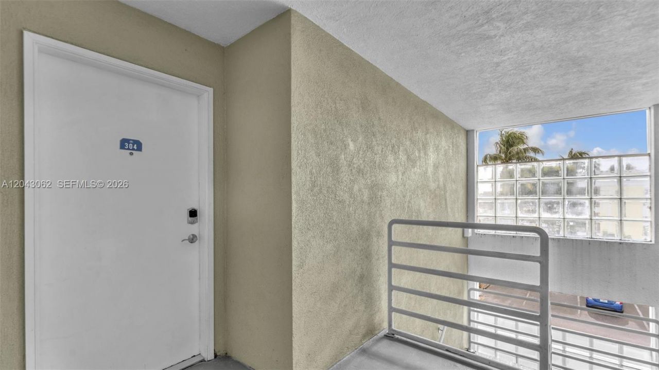 10755 SW 108th Ave, Unit 304, Miami, FL 33176 Photo