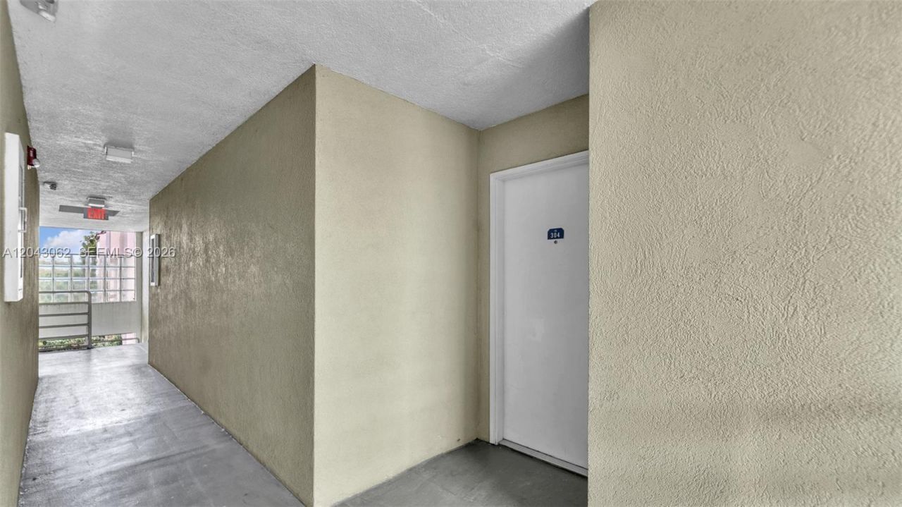 10755 SW 108th Ave, Unit 304, Miami, FL 33176 Photo