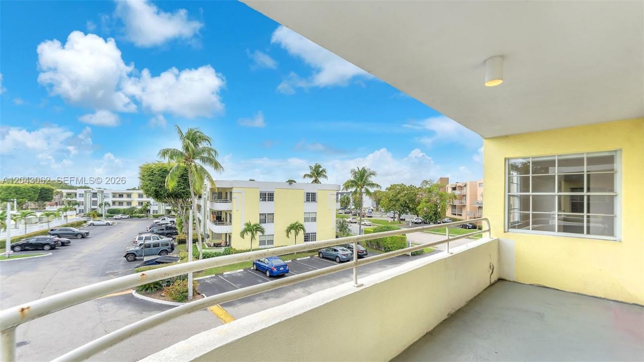 10755 SW 108th Ave, Unit 304, Miami, FL 33176 Photo