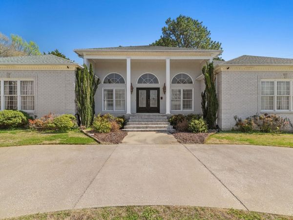 102 Creekpoint Rd, Florence, AL 35630