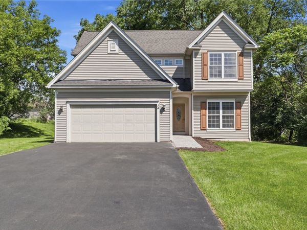 14 Sablewood, Fairport, NY 14450