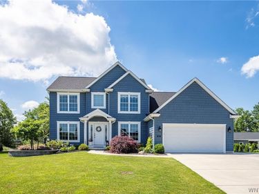54 Hidden Meadow Xing, Lancaster, NY 14086