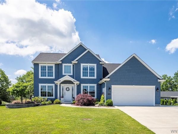 54 Hidden Meadow Xing , Lancaster, NY 14086