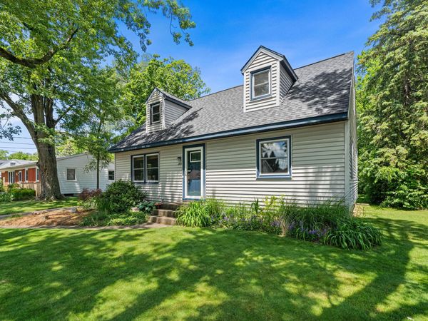 927 Diane Street SE, Kentwood, MI 49508