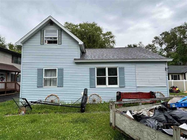 336 HANNAH ST, Boyne City, MI 49712