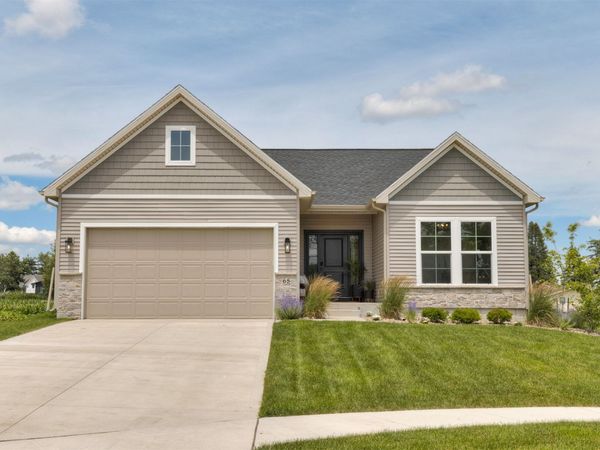 65 NW Rolling Circle, Waukee, IA 50263