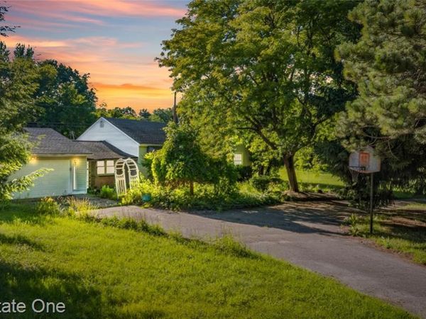 9585 N Eston Road, Independence Twp, MI 48348