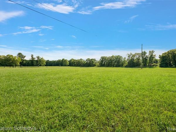 3915 McGinnis Road , Groveland Twp, MI 48442