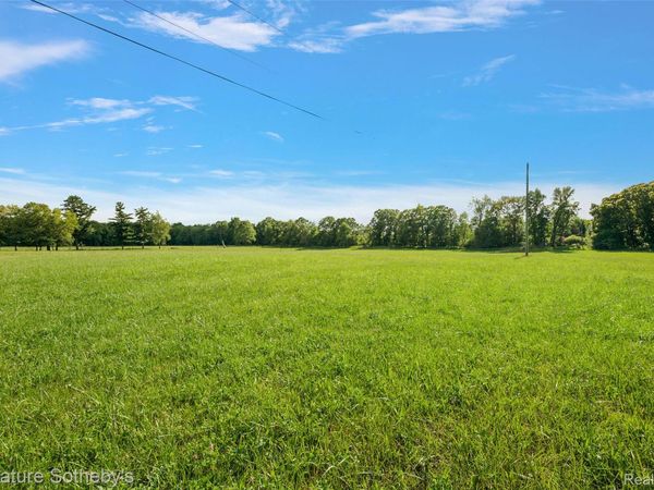 3915 McGinnis Road, Groveland Township, Mi 48442