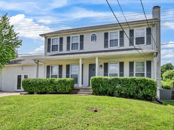 1025 Dandelion Dr , Clarksville, TN 37042