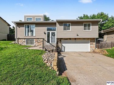 14826 Walnut Grove Circle, Omaha, NE 68137